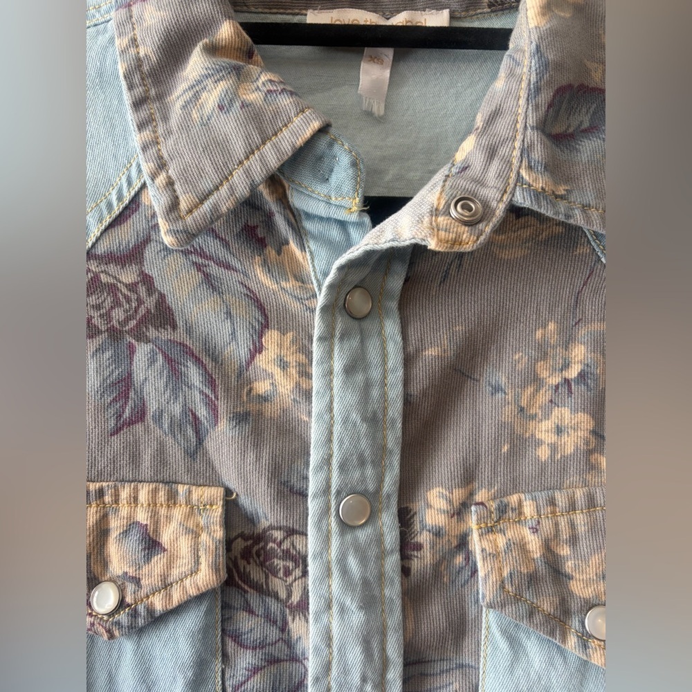 Anthropologie Floral Chambray Buttondown size XS - Picture 4 of 6